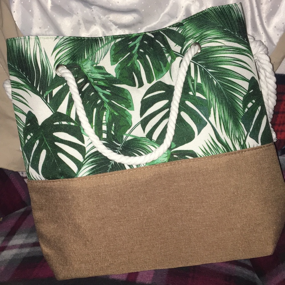 NWOT Chi bag. Perfect for traveling